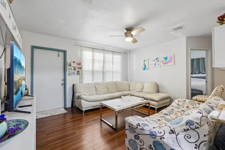 6-web-or-mls-NE 26th Ct-S3010-006