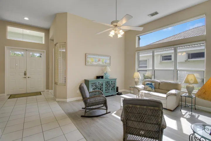 Entryway / Living Room