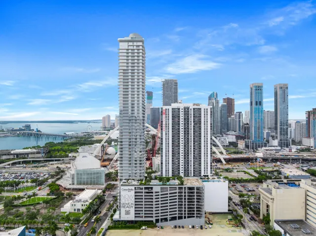 1400-Biscayne-Blvd-4706-Miami-FL-33132-A