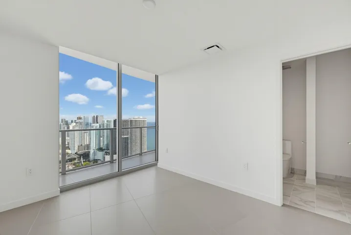 1400-Biscayne-Blvd-4706-Miami-FL-33132-A
