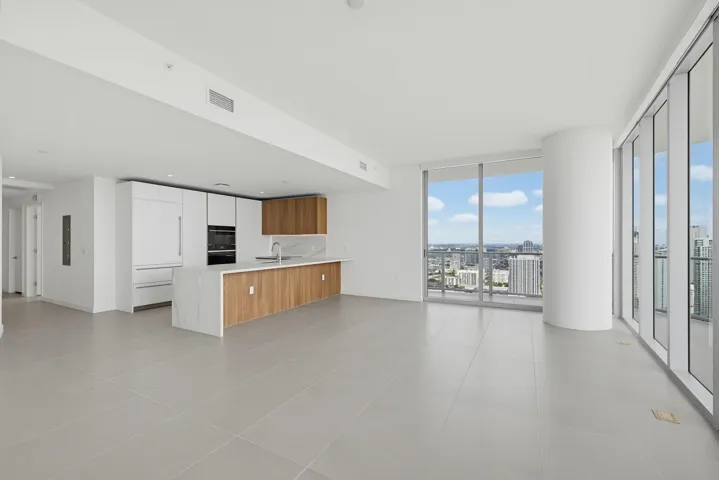 1400-Biscayne-Blvd-4706-Miami-FL-33132-A