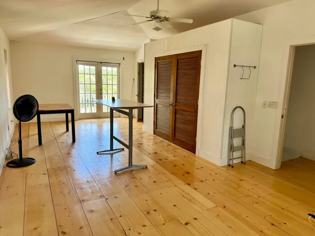 Studio w H Bath over Garage-- 500 sft of Opportunity!