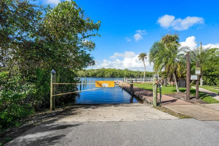 029-390SouthwestSouthRiverDrive-206-Stua
