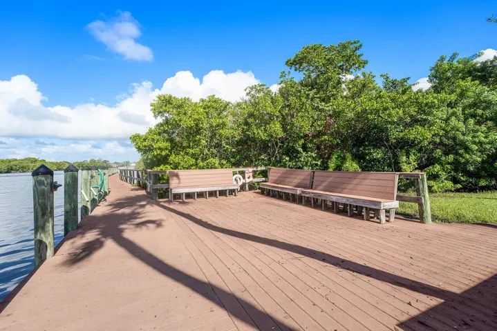 027-390SouthwestSouthRiverDrive-206-Stua