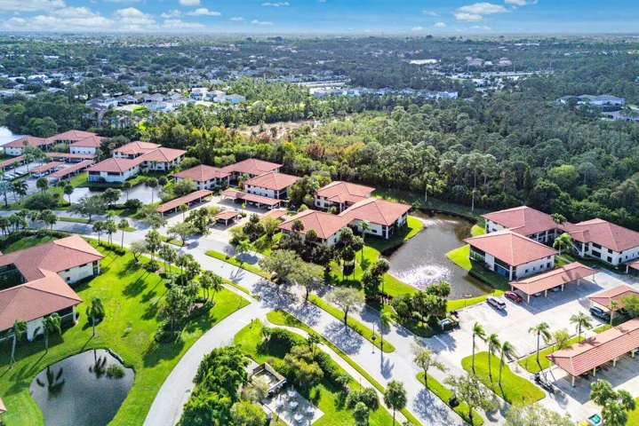 034-390SouthwestSouthRiverDrive-206-Stua