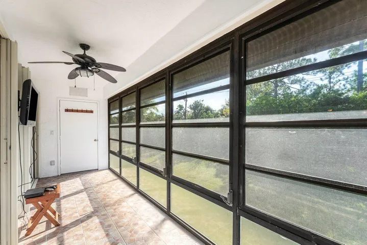013-390SouthwestSouthRiverDrive-206-Stua