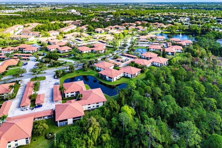 037-390SouthwestSouthRiverDrive-206-Stua