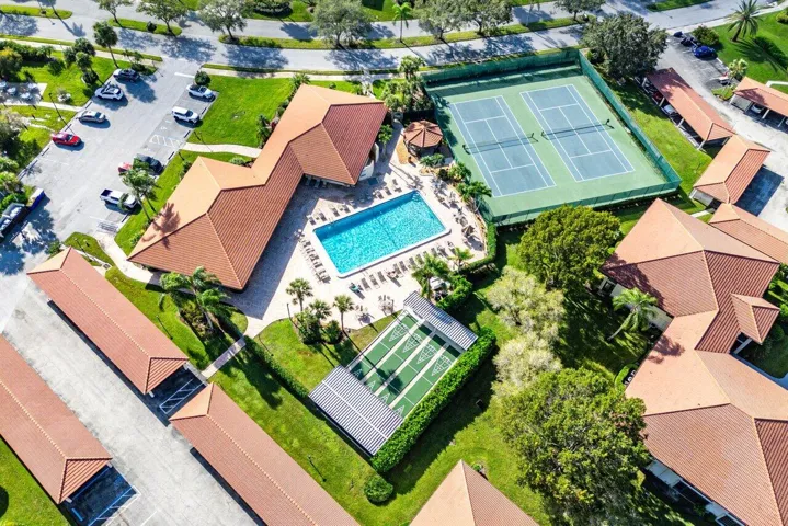 047-390SouthwestSouthRiverDrive-206-Stua