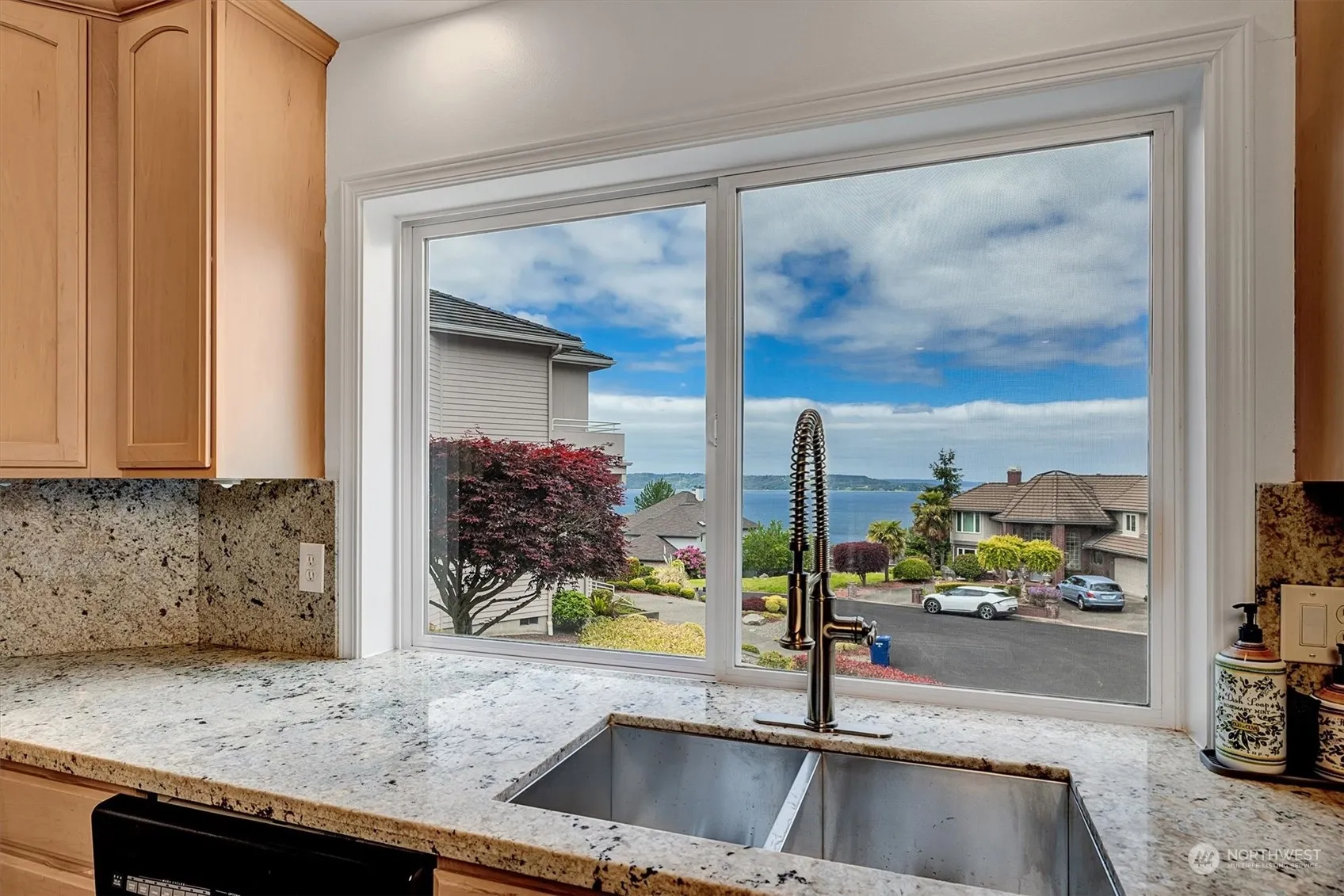 Property photo for 149 S 293rd Place, Federal Way photo 5