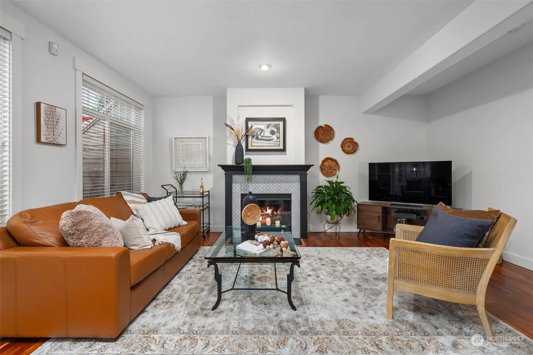 Property photo for 23300 Se Black Nugget Road #h6, Issaquah photo 3