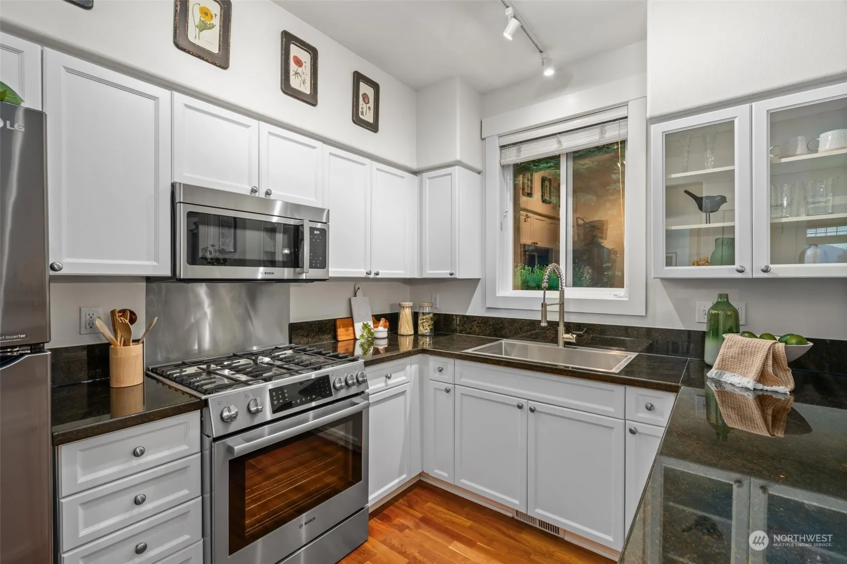 Property photo for 23300 Se Black Nugget Road #h6, Issaquah photo 5