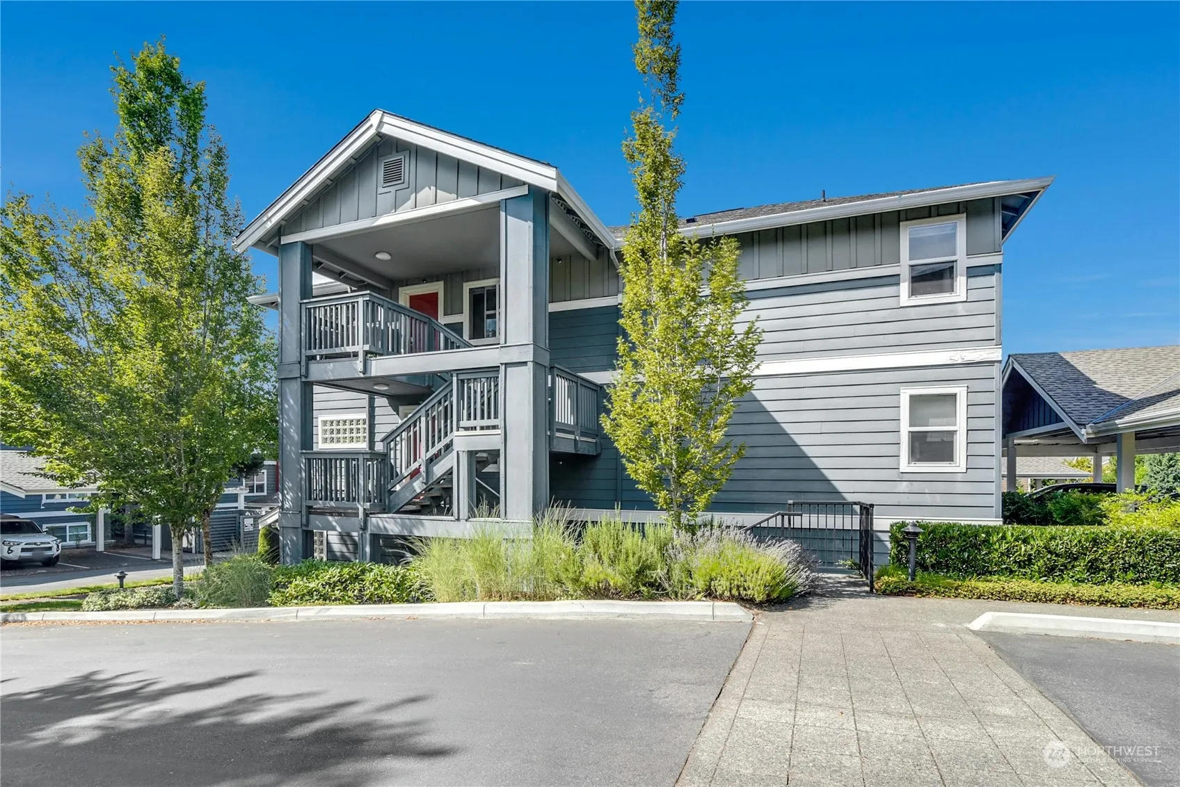 Property photo for 1698 25th Place Ne #304, Issaquah photo 2