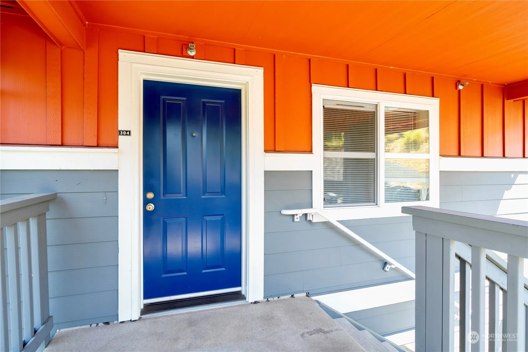 Property photo for 1672 25th Place Ne #304, Issaquah photo 2