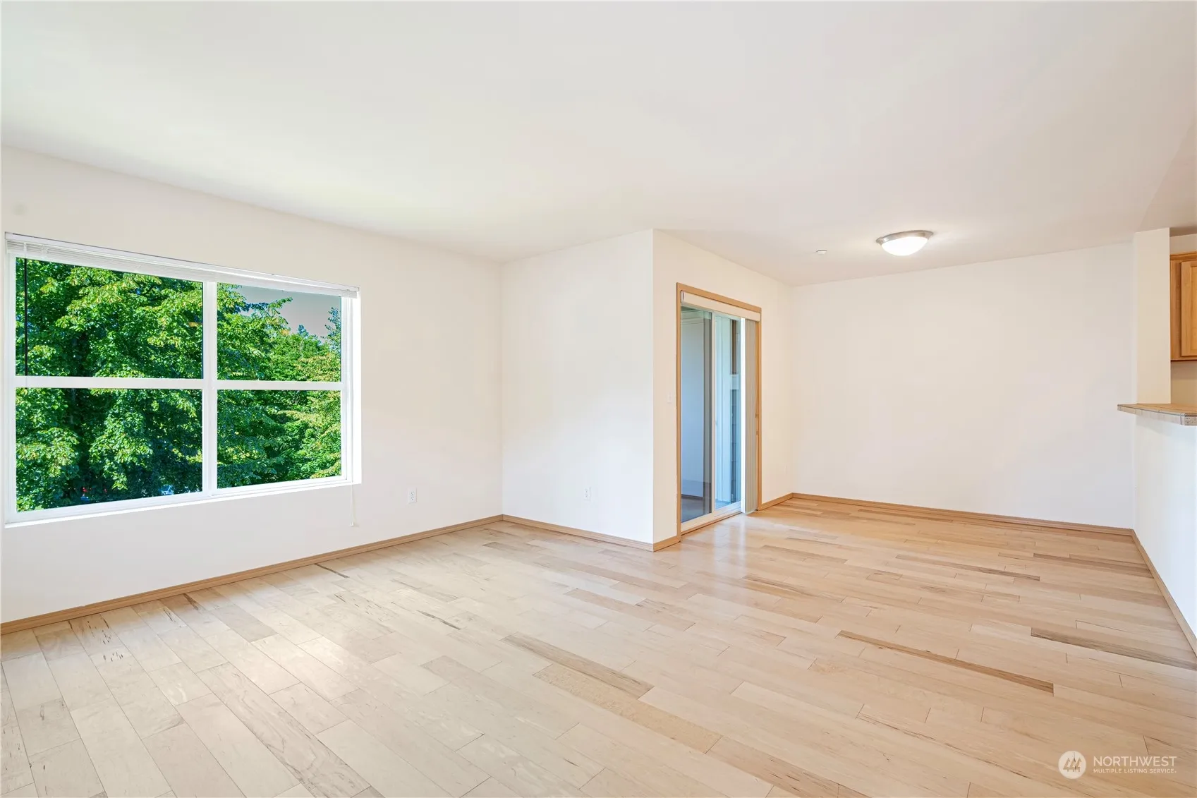 Property photo for 1672 25th Place Ne #304, Issaquah photo 3