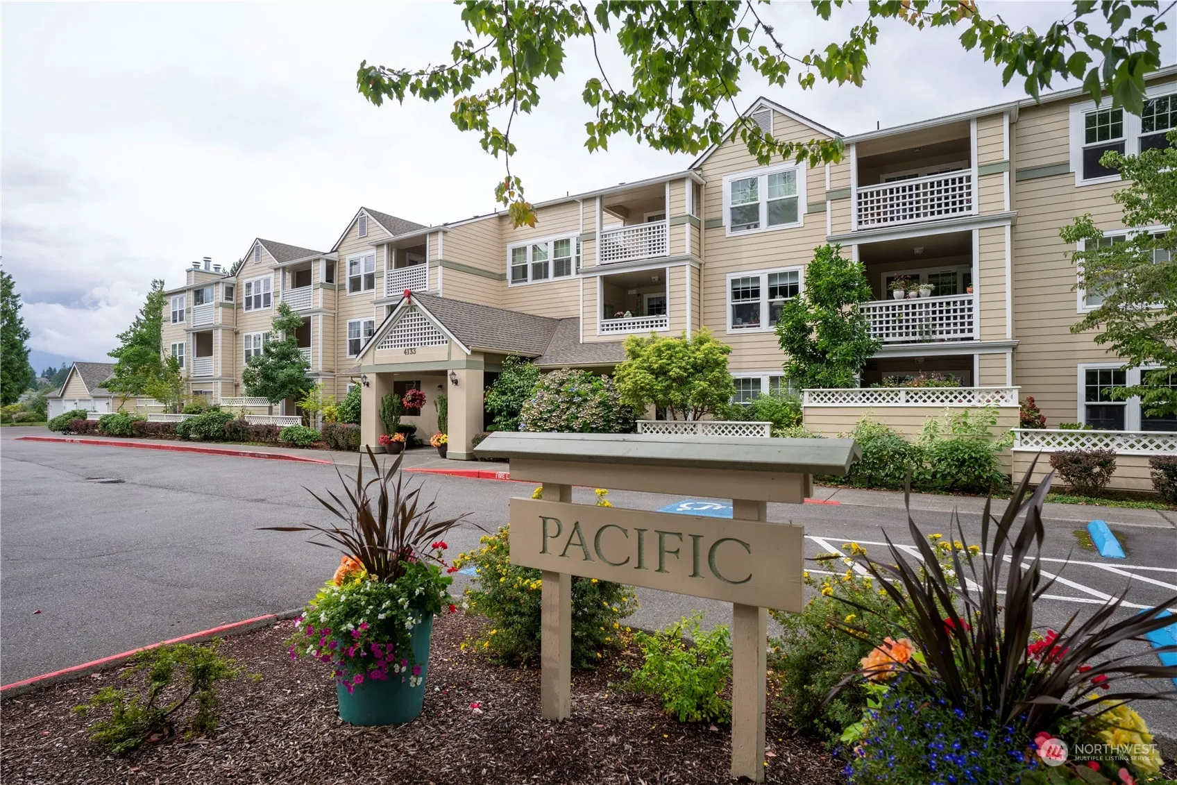 Property photo for 4133 224th Lane Se #302, Issaquah photo 3