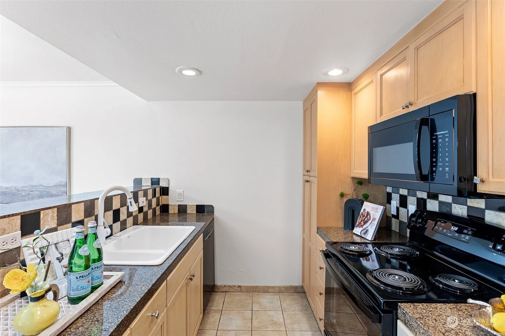 Property photo for 25235 Se Klahanie Boulevard #e104, Sammamish photo 4