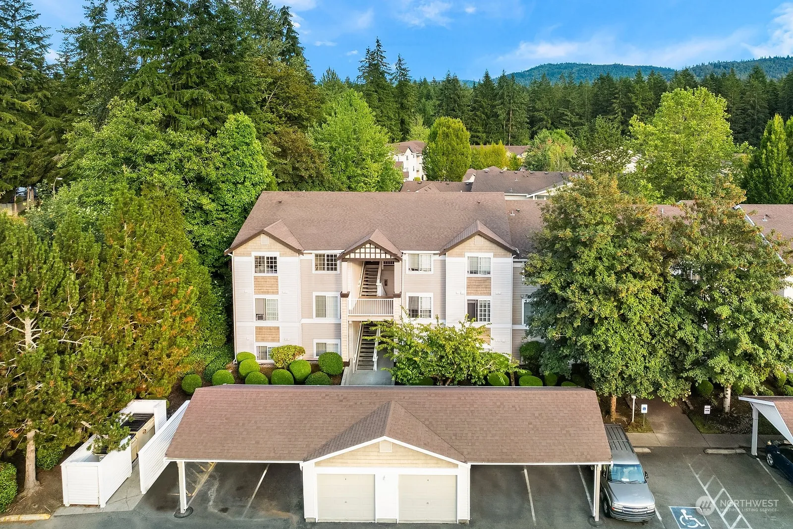 Property photo for 25235 Se Klahanie Boulevard #e301, Sammamish photo 4