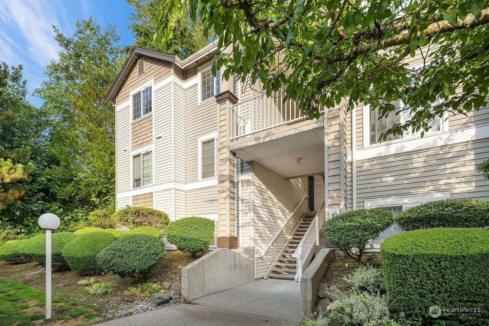 Property photo for 25235 Se Klahanie Boulevard #e301, Sammamish photo 2