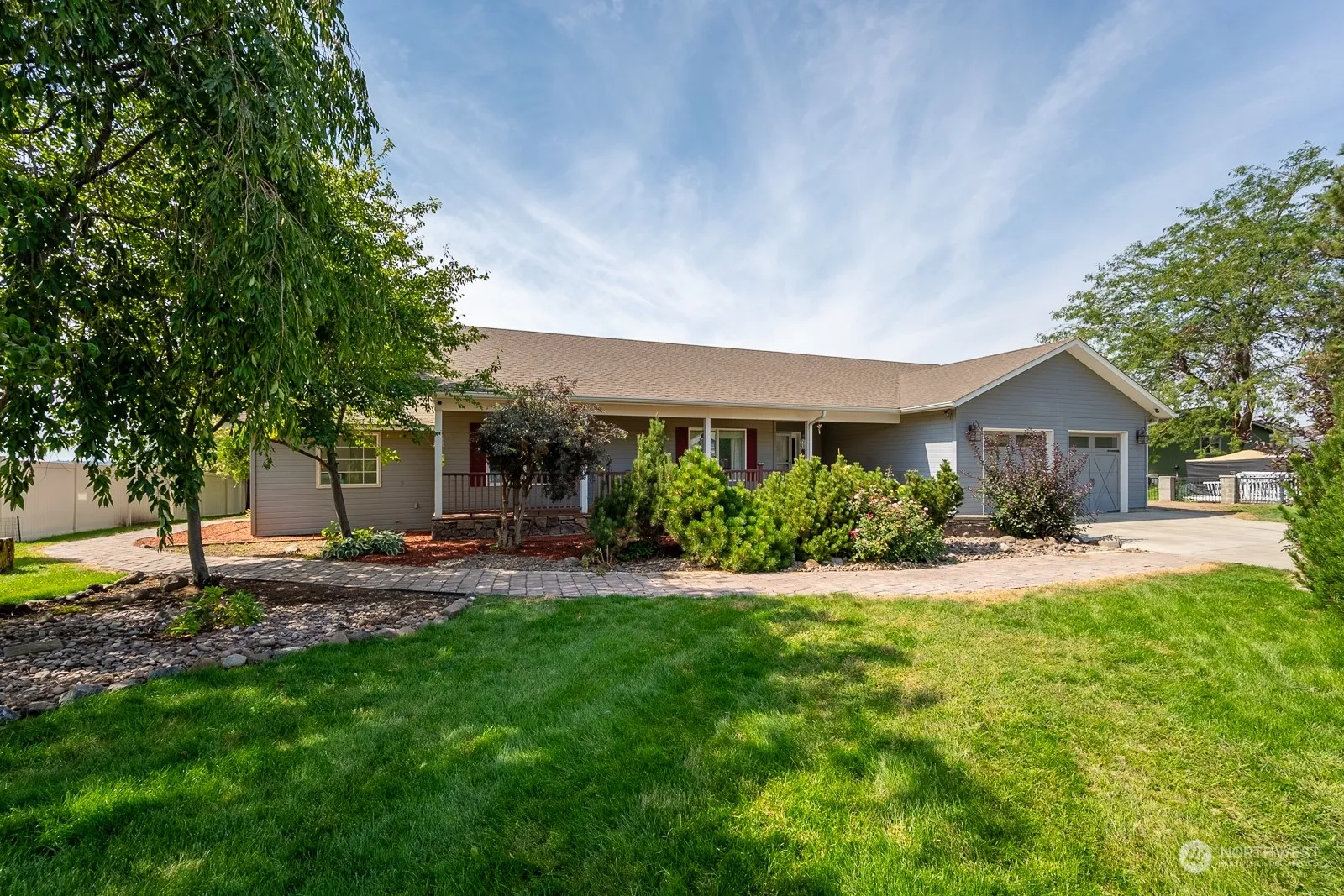 Property photo for 4898 Bluff Drive Ne, Moses Lake