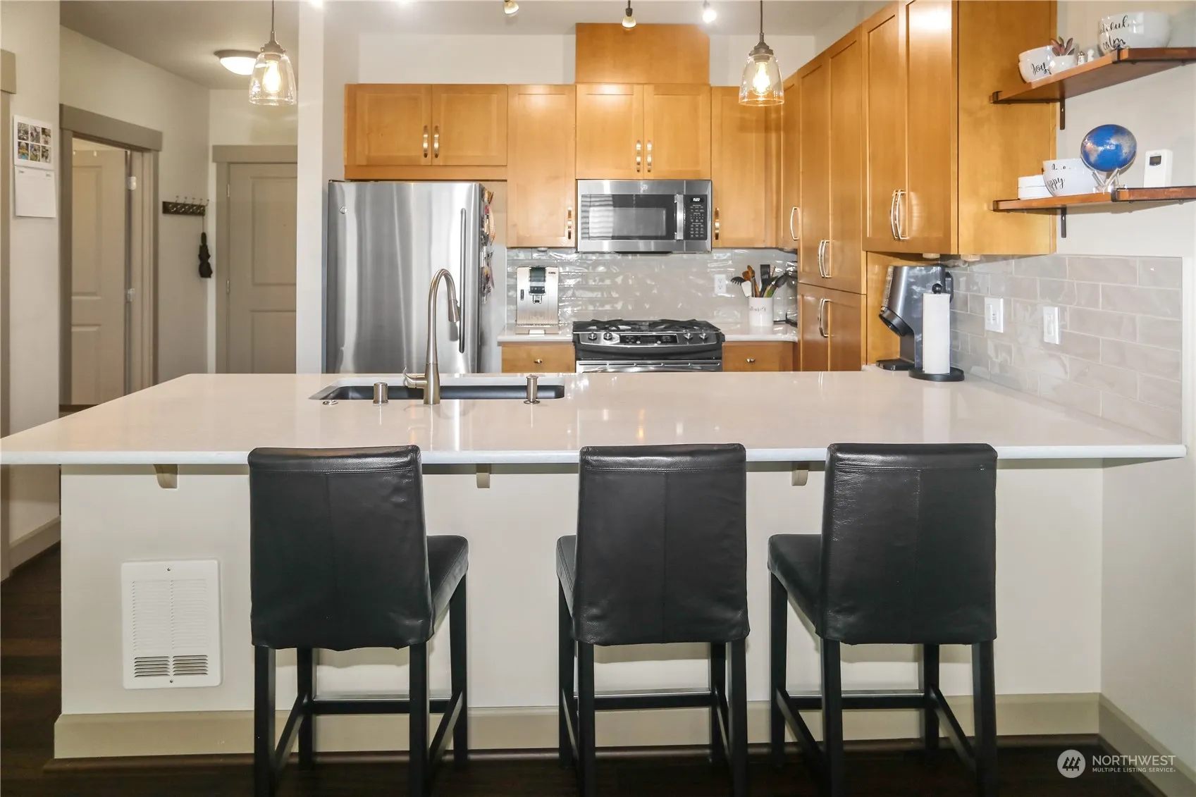 Property photo for 1840 25th Avenue Ne #411, Issaquah photo 4