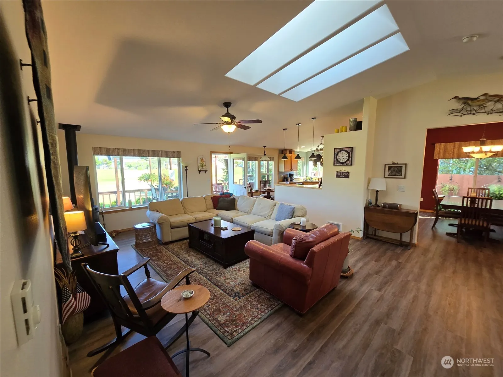 Property photo for 538 Canal Drive Ne, Ocean Shores photo 3