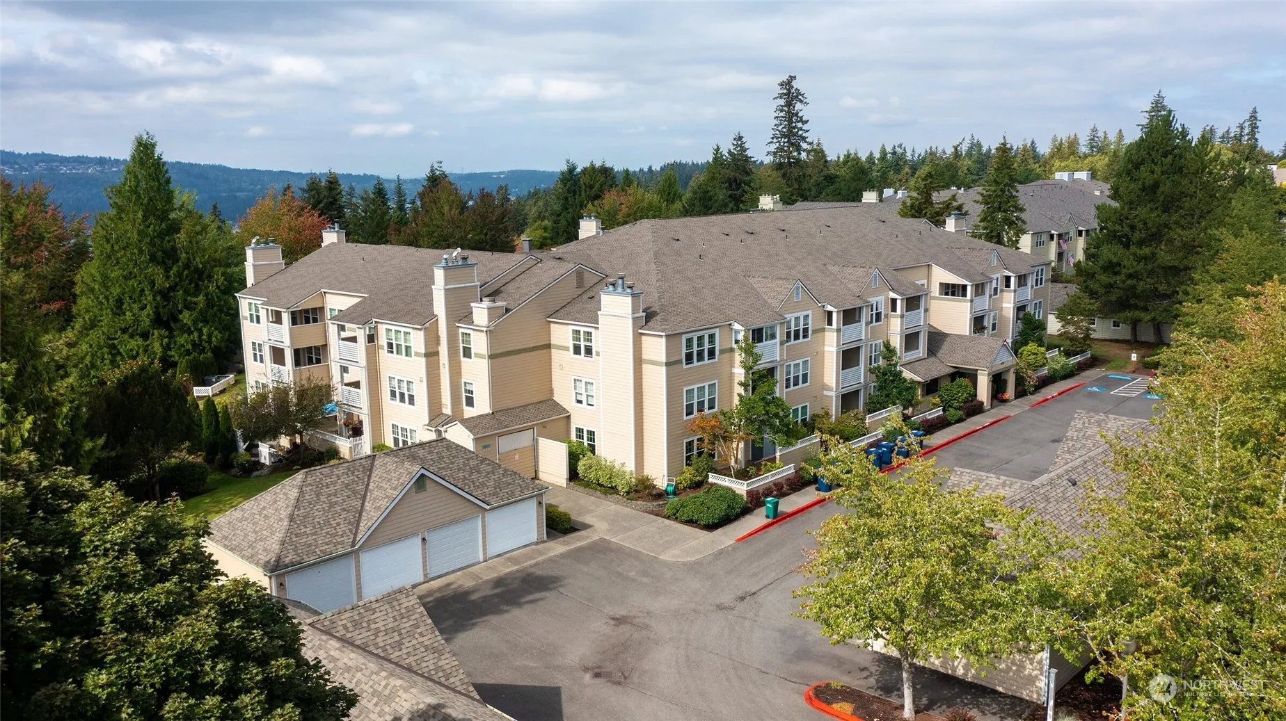 Property photo for 4133 224th Lane Se #111, Issaquah photo 2