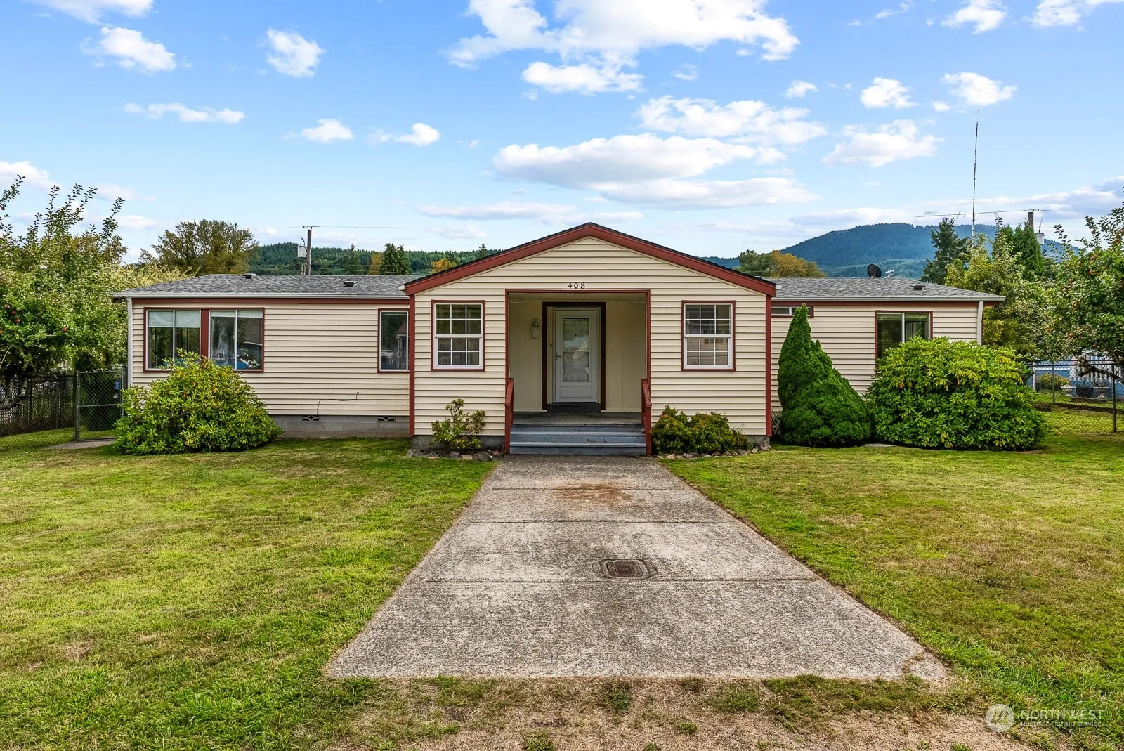 Property photo for 408 Jackson Street, Ryderwood