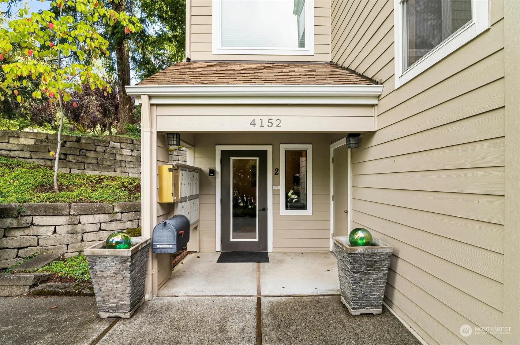 Property photo for 4152 Providence Point Dr Se #207, Issaquah photo 2