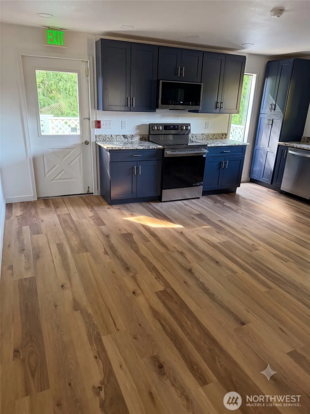 Property photo for 13318 Beverly Park Boulevard, Mukilteo photo 5