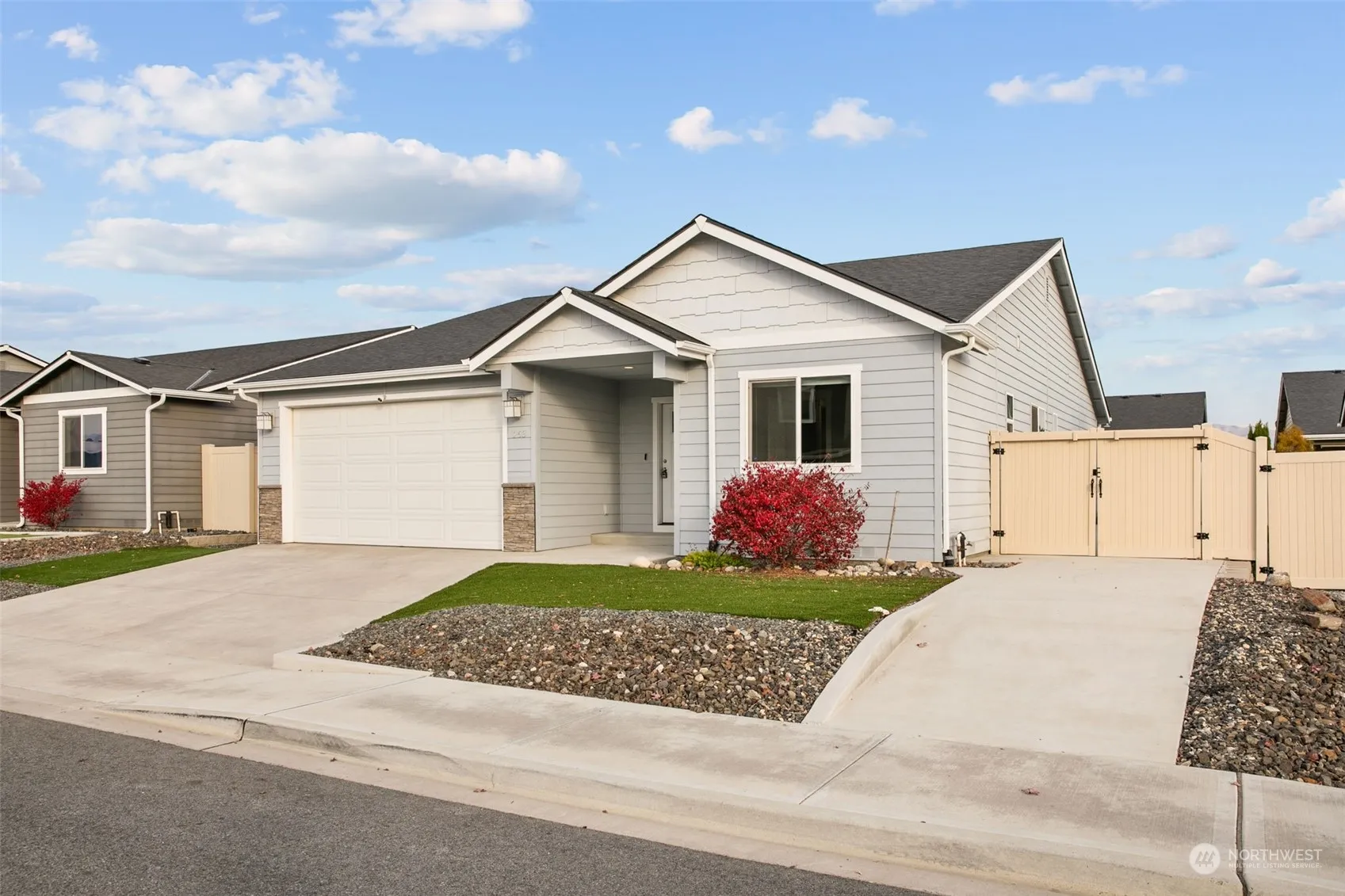 Property photo for 2421 3rd Street Ne, East Wenatchee