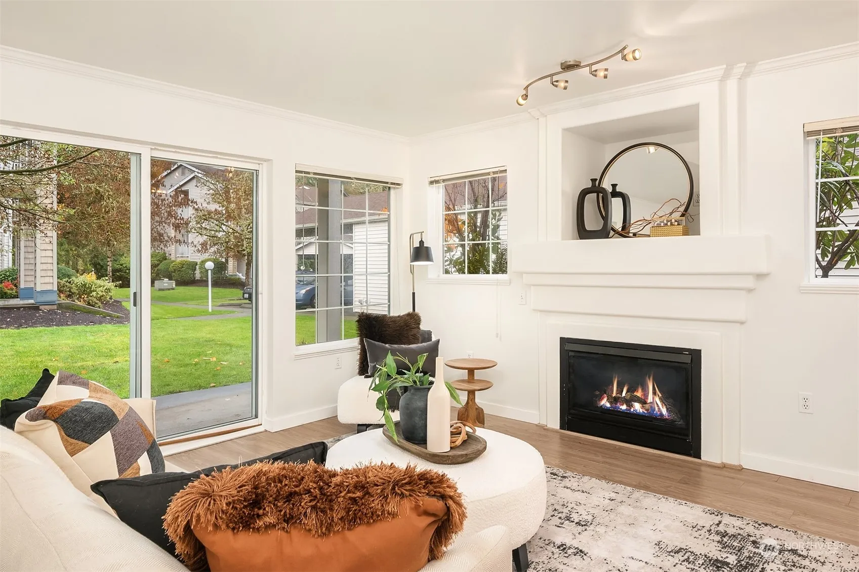 Property photo for 25235 Se Klahanie Boulevard #l104, Sammamish photo 4