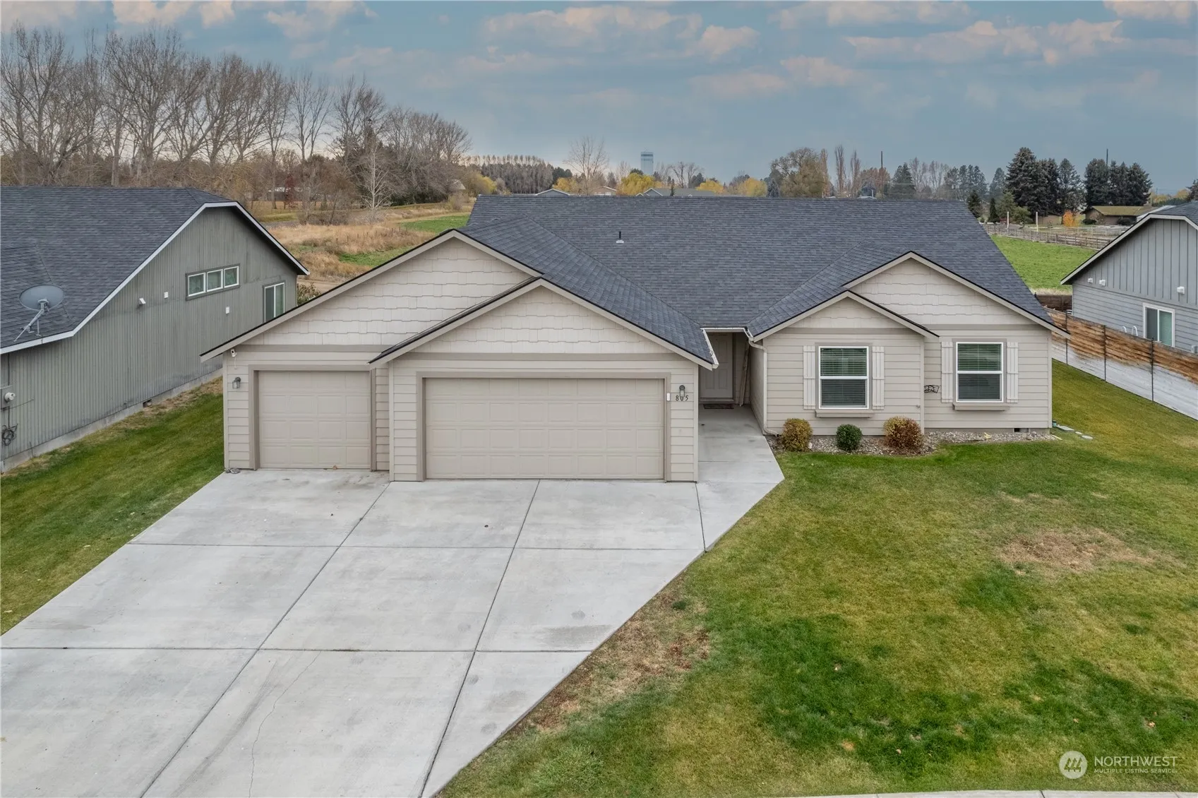 Property photo for 805 S Hamilton Road, Moses Lake photo 4