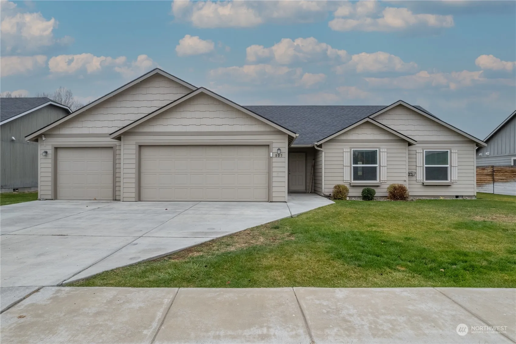 Property photo for 805 S Hamilton Road, Moses Lake photo 3