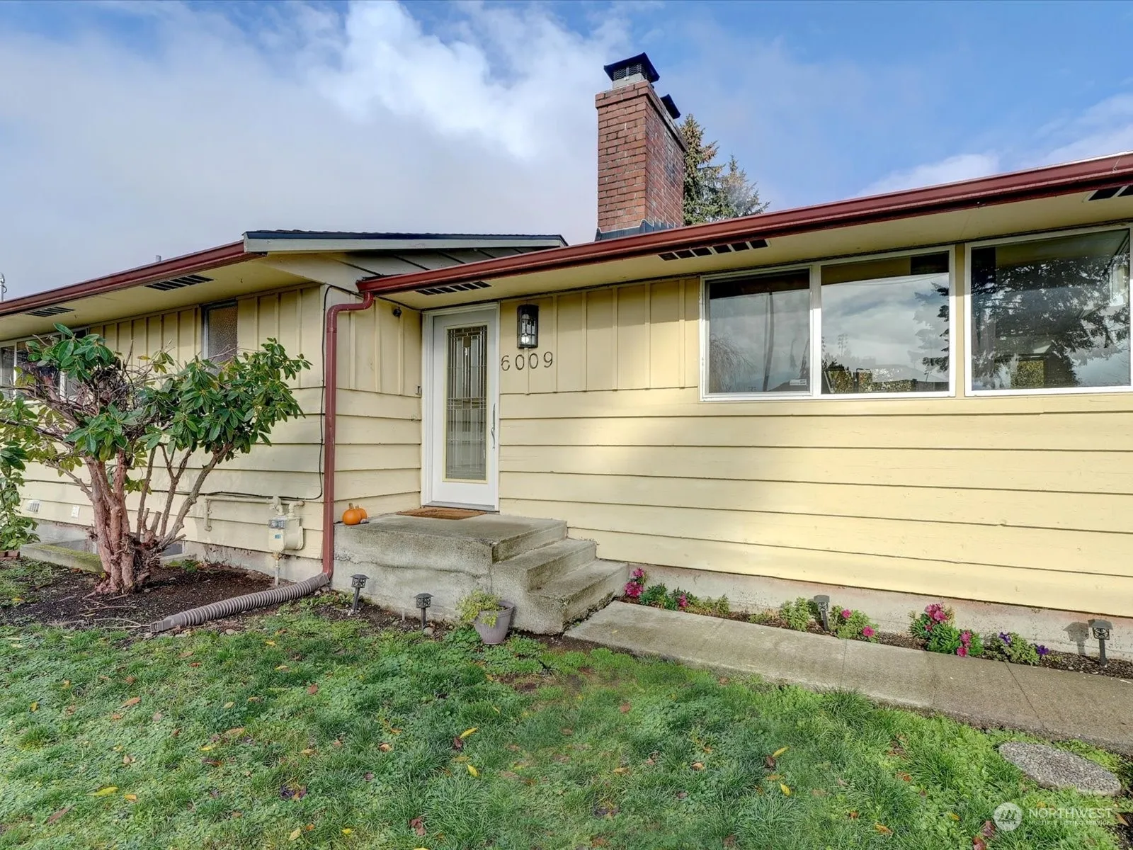 Property photo for 6009 Wildaire Road Sw, Lakewood
