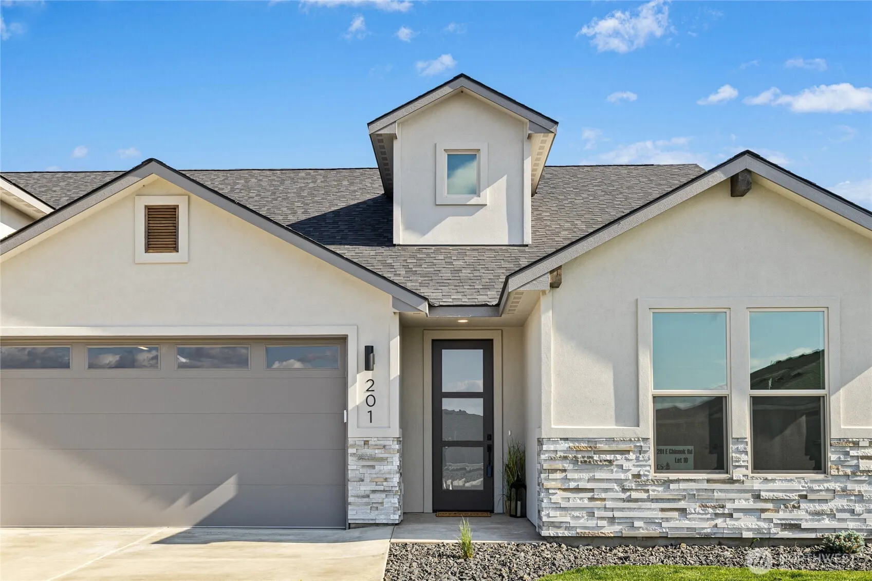 Property photo for 201 E Chinook Road, Ellensburg photo 3