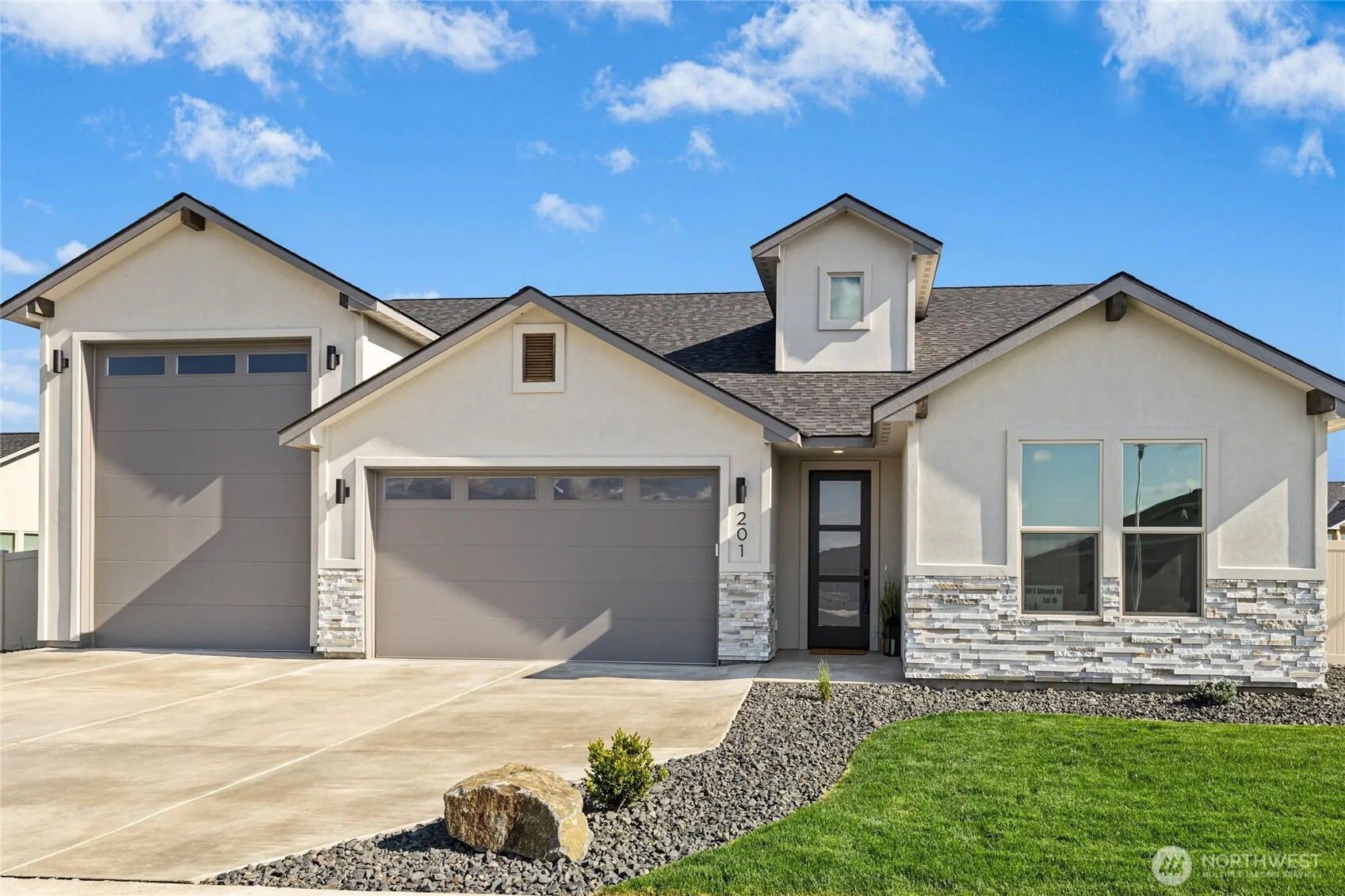 Property photo for 201 E Chinook Road, Ellensburg photo 4