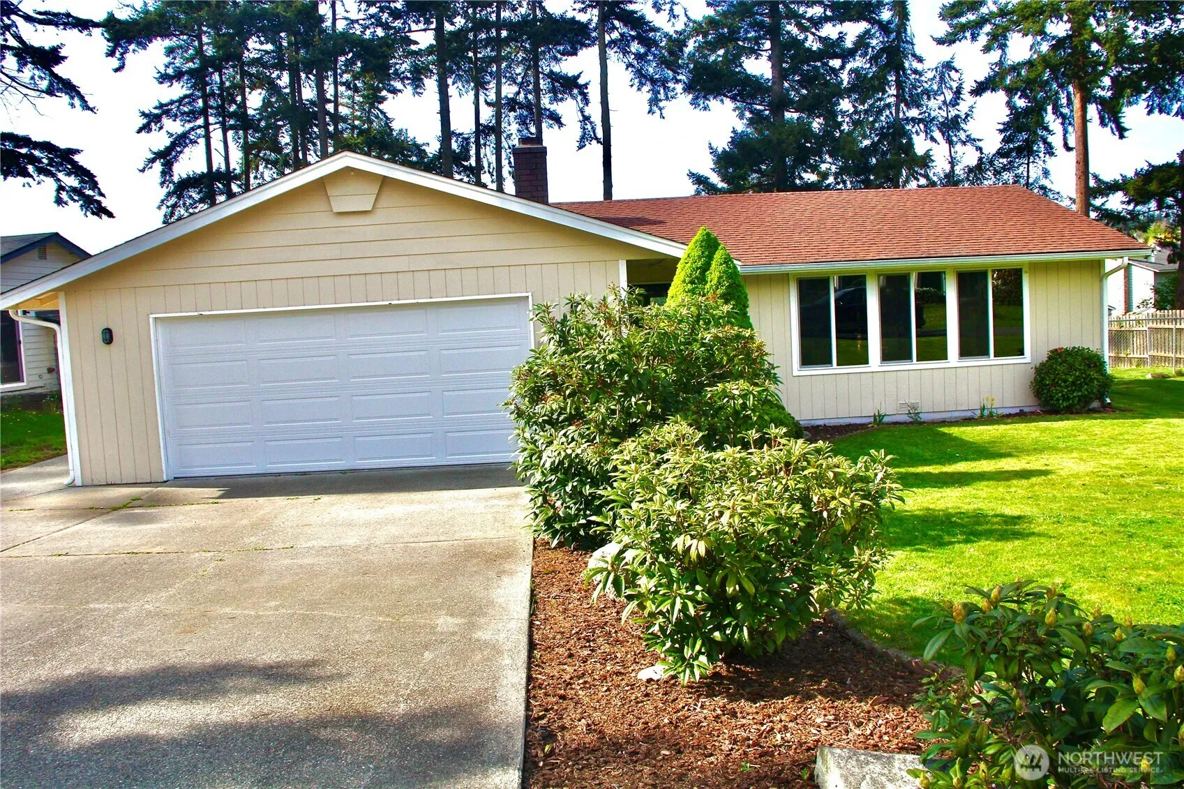 Property photo for 2137 Colonial Way, Oak Harbor photo 2