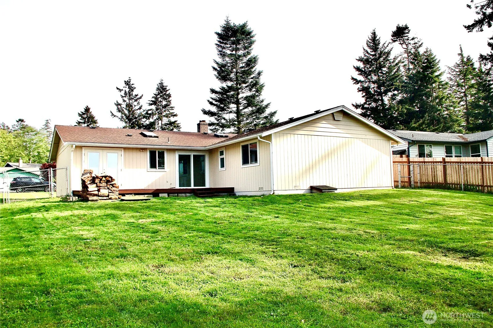 Property photo for 2137 Colonial Way, Oak Harbor photo 3