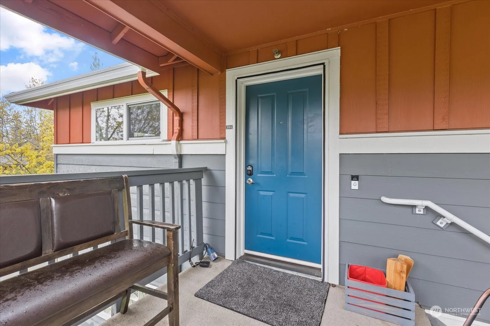 Property photo for 1696 25th Avenue Ne #304, Issaquah photo 5