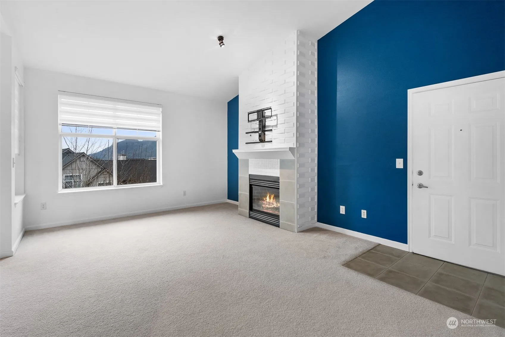 Property photo for 23420 Se Black Nugget Road #g302, Issaquah photo 2
