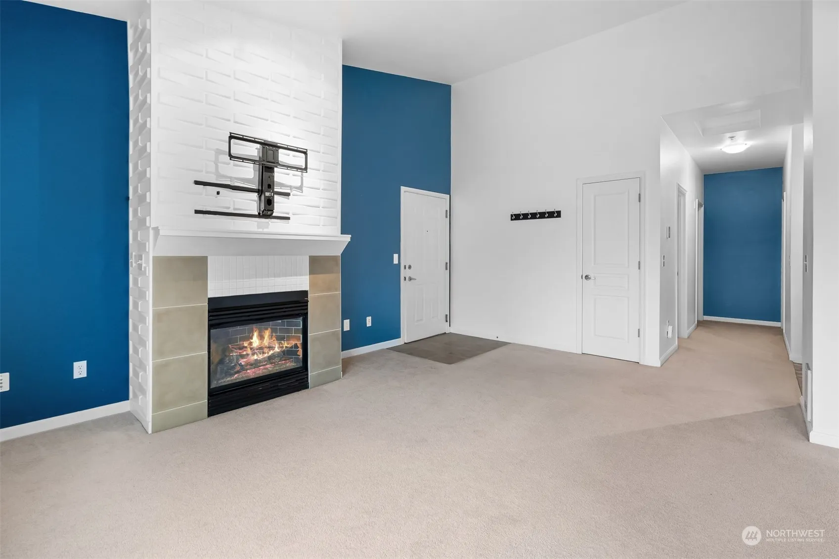 Property photo for 23420 Se Black Nugget Road #g302, Issaquah photo 5