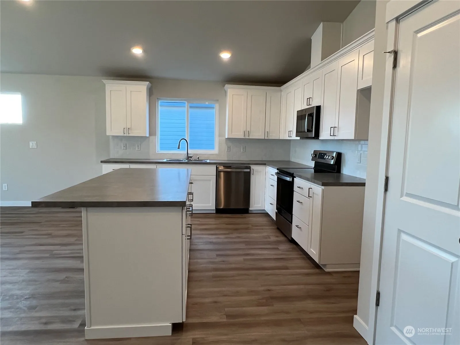 Property photo for 515 W Bufflehead Boulevard, Moses Lake photo 5