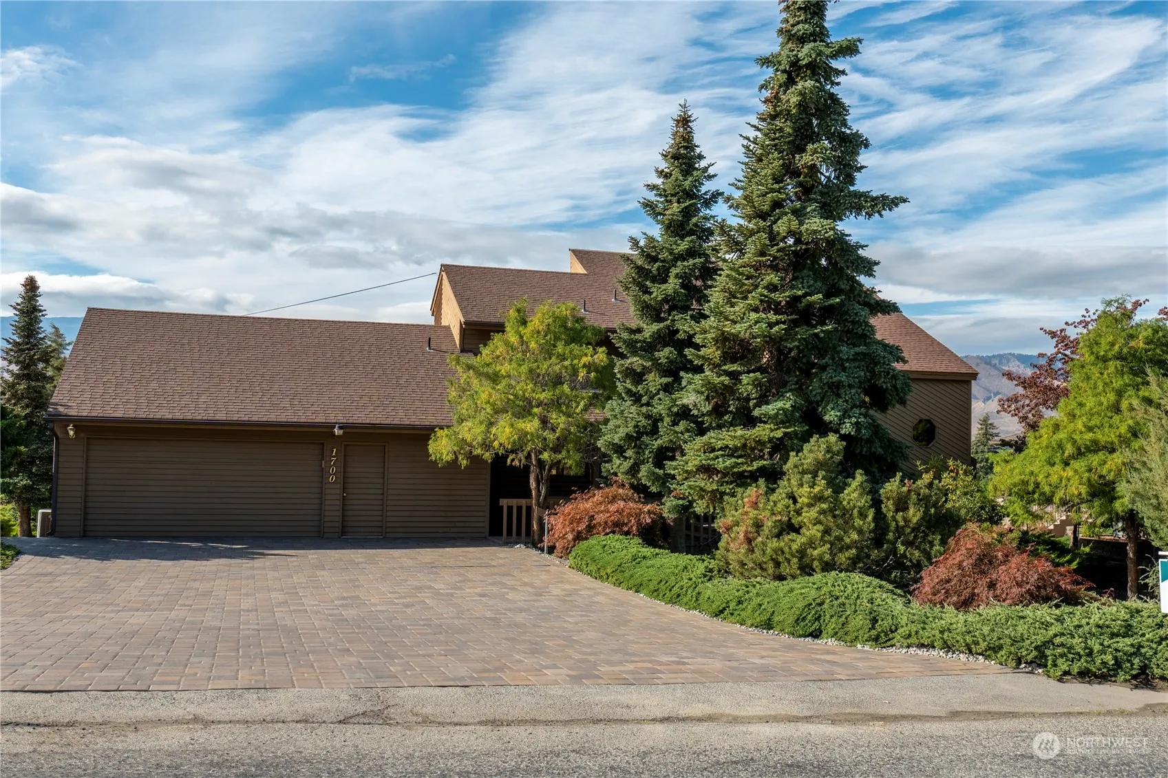 Property photo for 1700 Country Club Drive, East Wenatchee