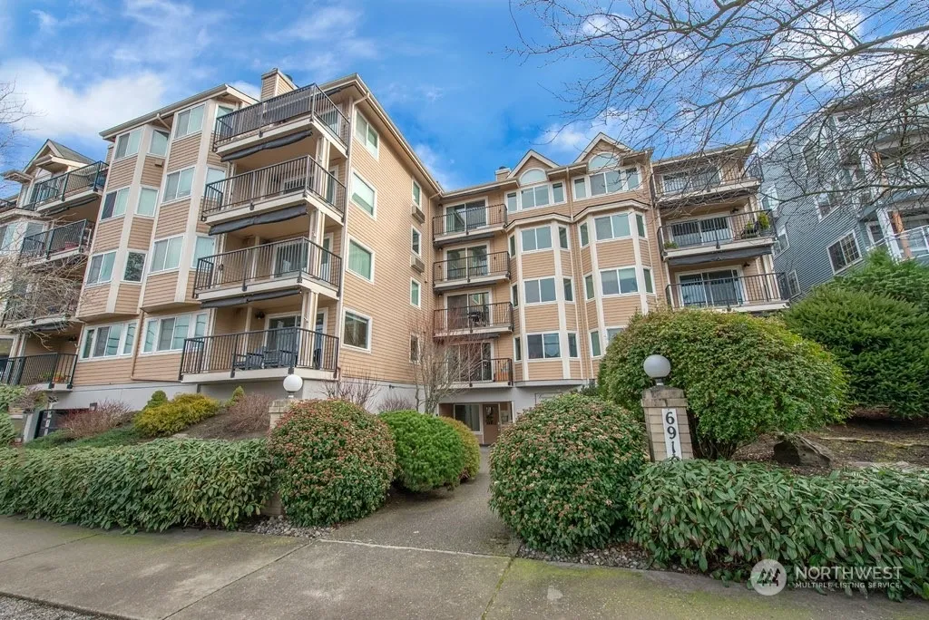 6910 California Avenue Sw #33, Seattle, Wa 98136