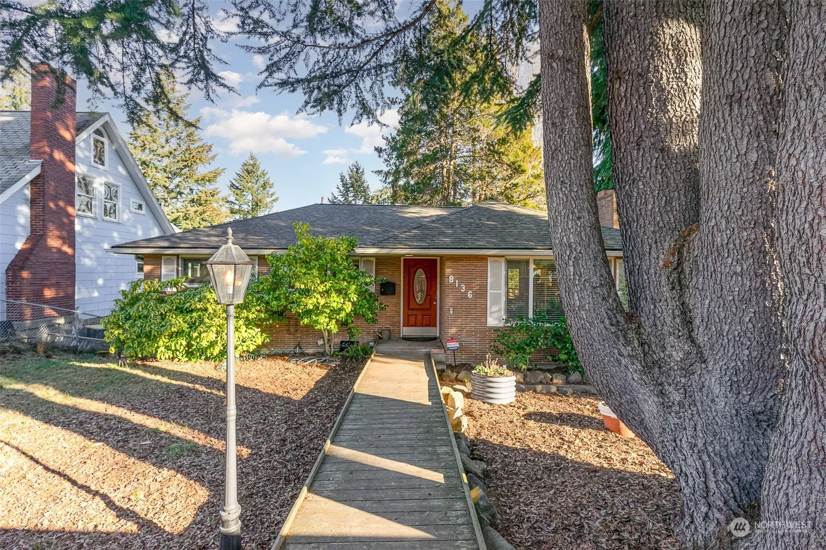 8136 29th Avenue Sw, Seattle