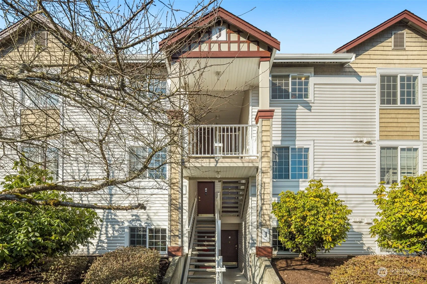 Property photo for 25235 Se Klahanie Boulevard #j302, Sammamish photo 2