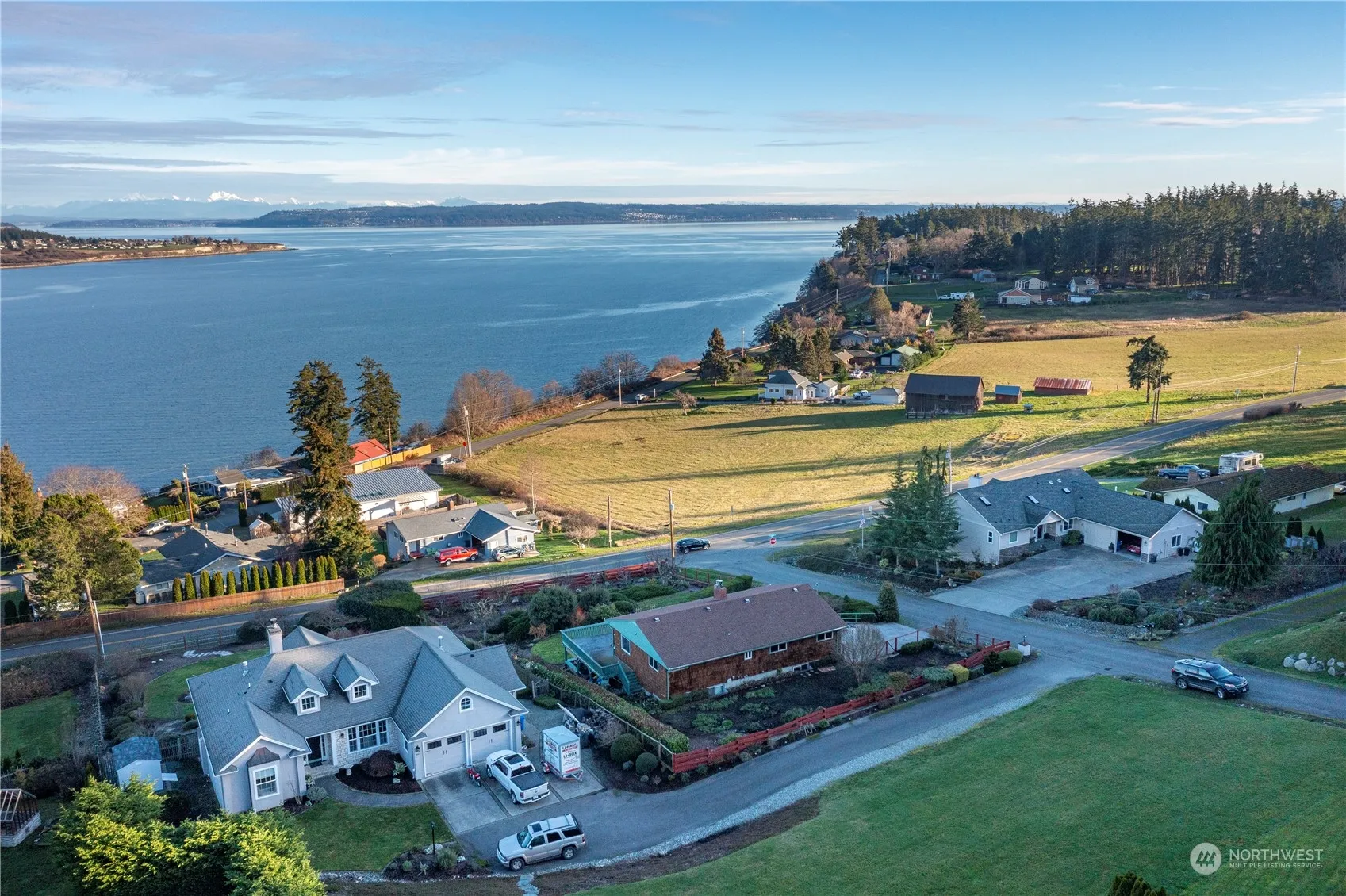 Property photo for 550 Sw Waterloo Avenue, Oak Harbor photo 4