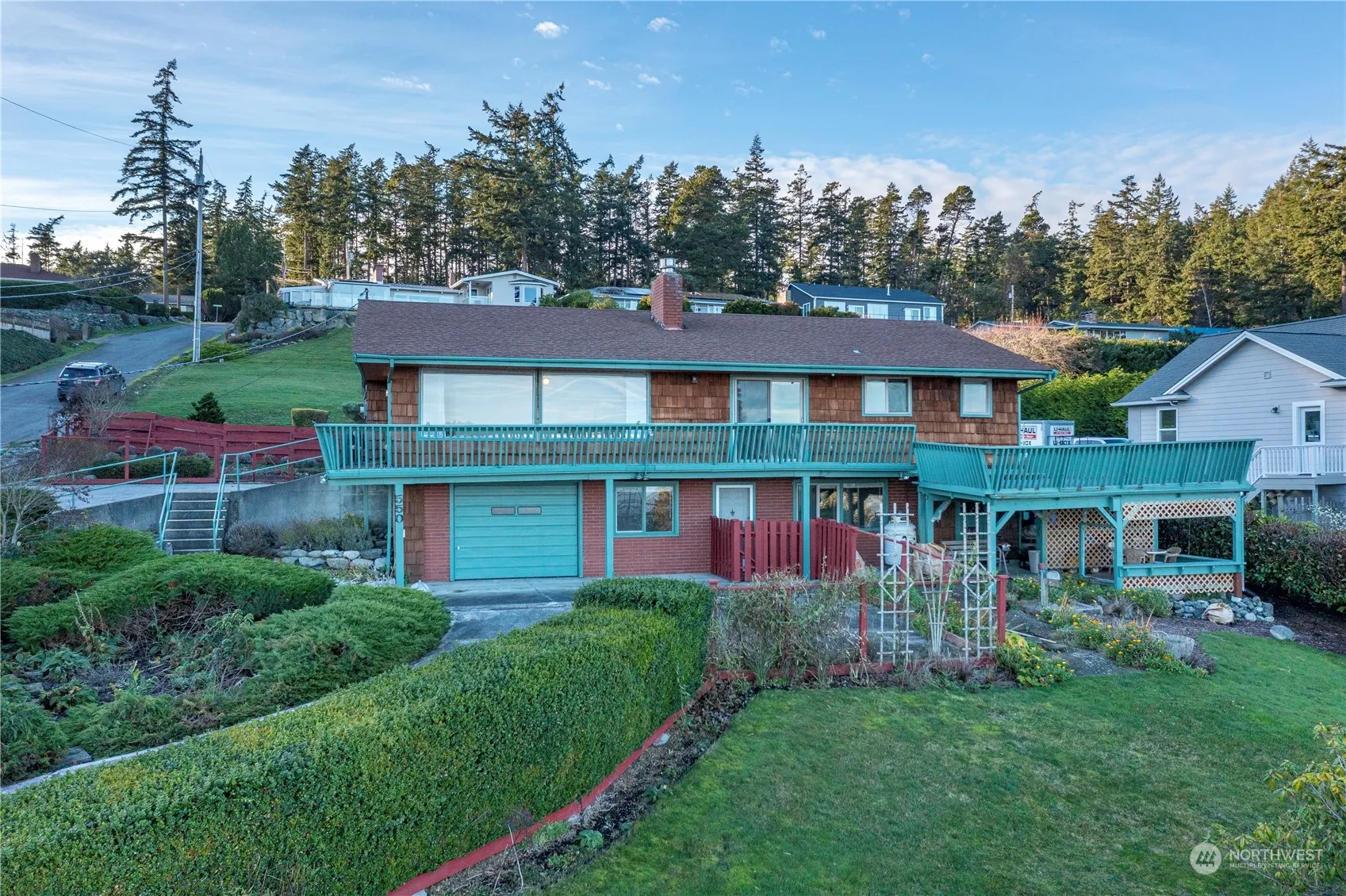 Property photo for 550 Sw Waterloo Avenue, Oak Harbor photo 3
