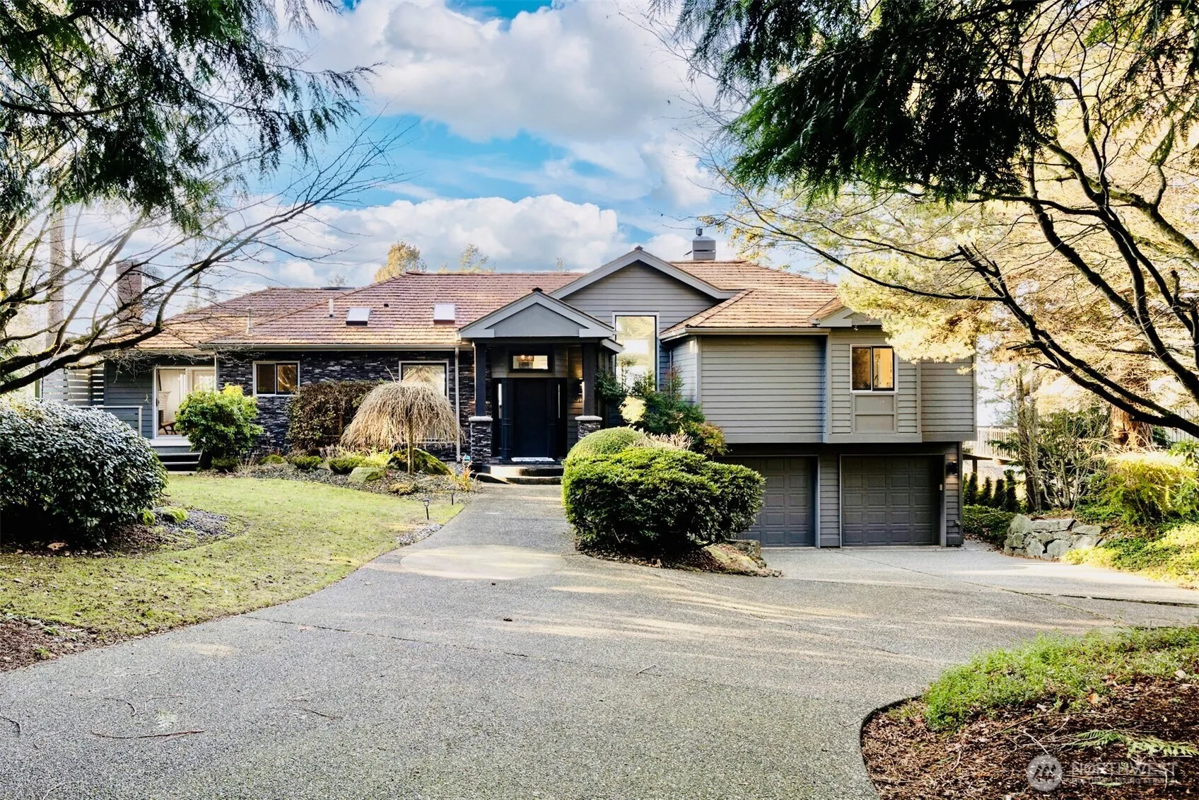 9131 Chickadee Way, Blaine