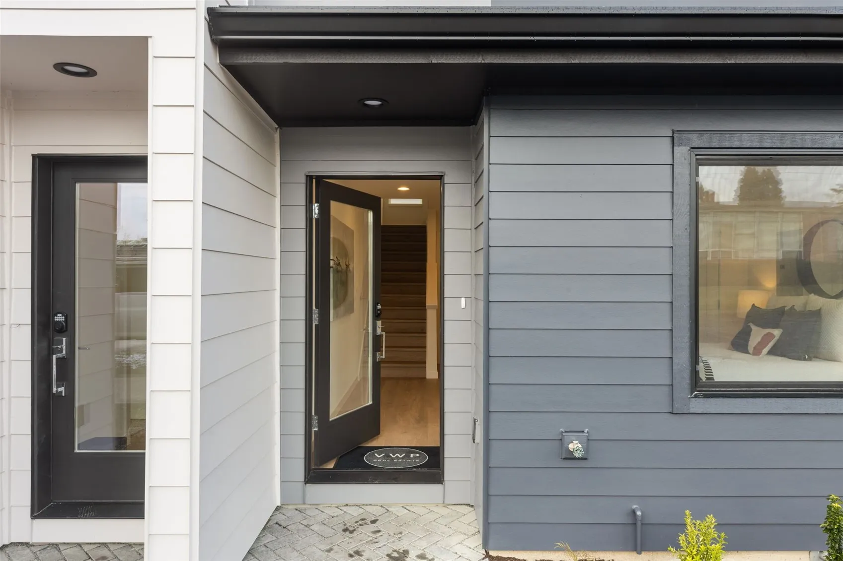 Property photo for 9225 D 14th Avenue Nw, Seattle photo 3